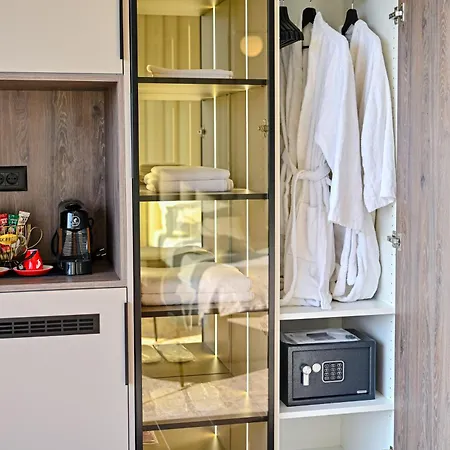 Mare Nostrum & Lejlighed