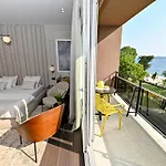 Appartement Mare Nostrum & *