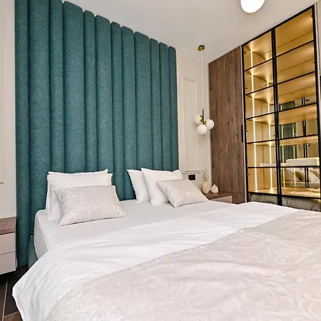 Mare Nostrum & شقة