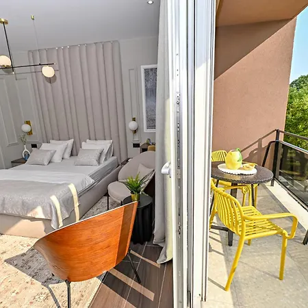 Mare Nostrum & 아파트